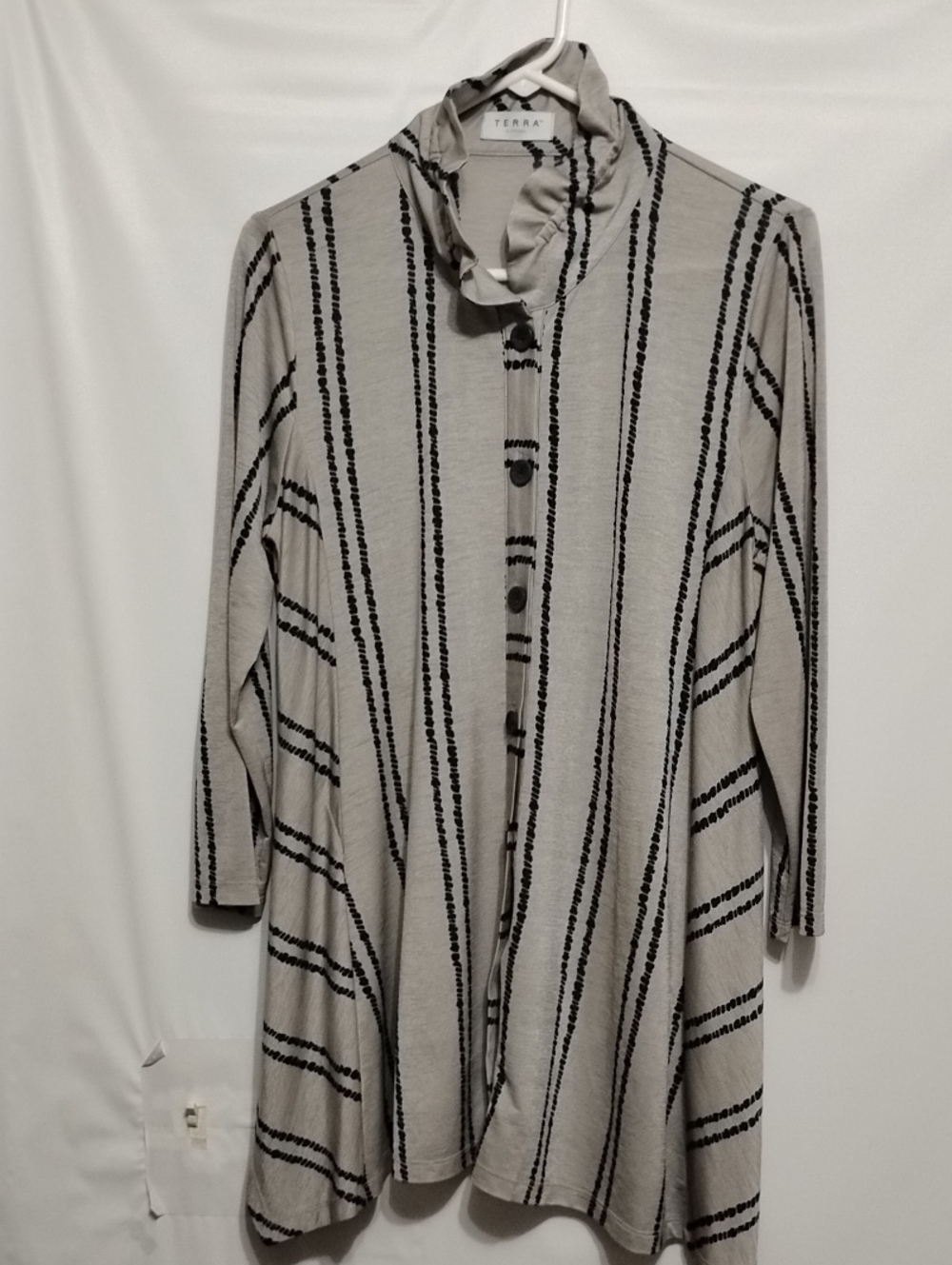 Terra S J Apparel Light Gray Striped Button Front Lagenlook Boho Tunic